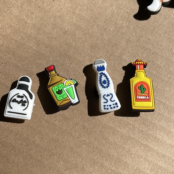 Croc Shoe Charms Never used - Picture 6 of 7